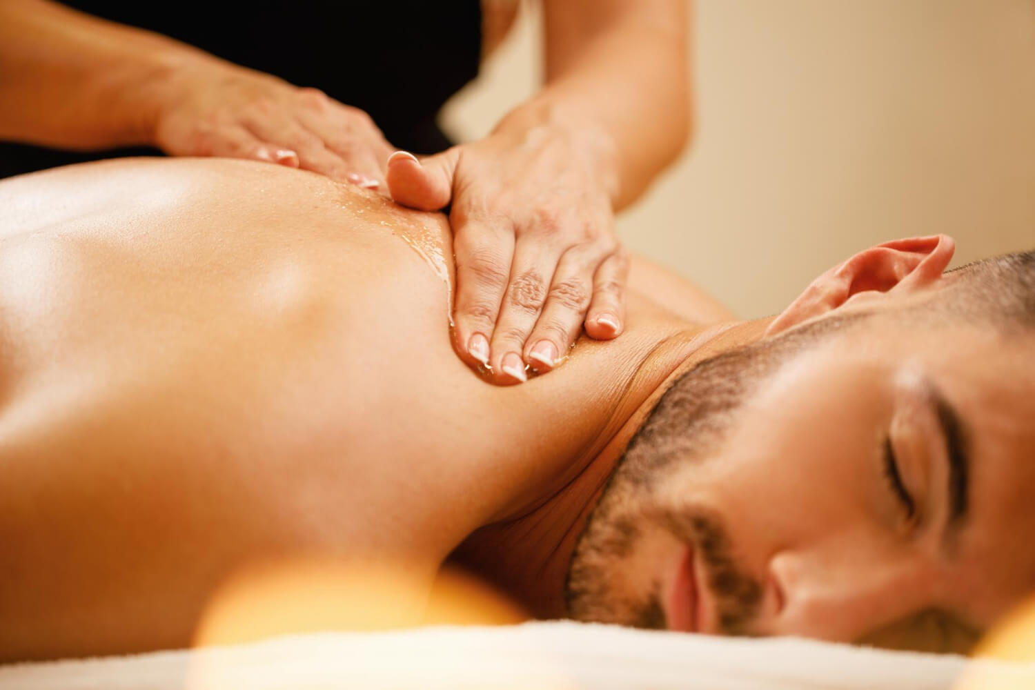 Co-Parent-Massage in Seelande bei Family Bloom: Entspannung für Elternpartner