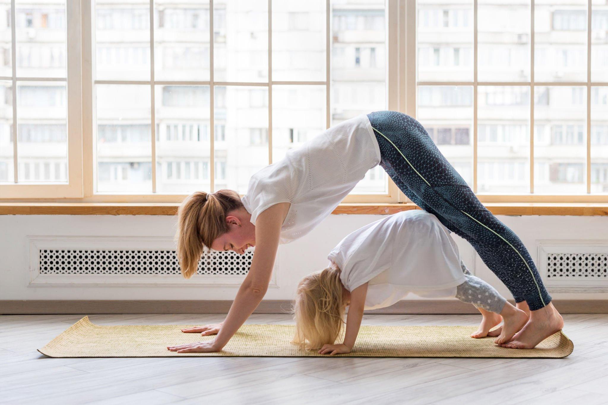 Family Yoga in Murten bei Family Bloom: Spaß und Bewegung für Eltern und Kinder