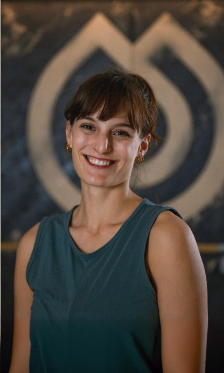 Coralie Merle – Expertin für Aerial- und Pränatal-Yoga bei Family Bloom in Kerzers